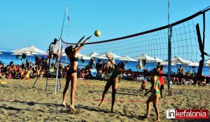 Θεαματικές μονομαχίες στην... καυτή άμμο στο τουρνουά Beach Volley Γυναικών στον Αι Χέλη (εικόνες + video)