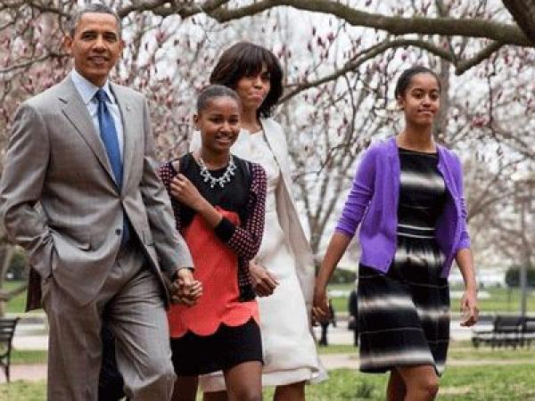 Ομπάμα: «Δεν ανησυχώ που οι κόρες μου βγαίνουν ραντεβού»