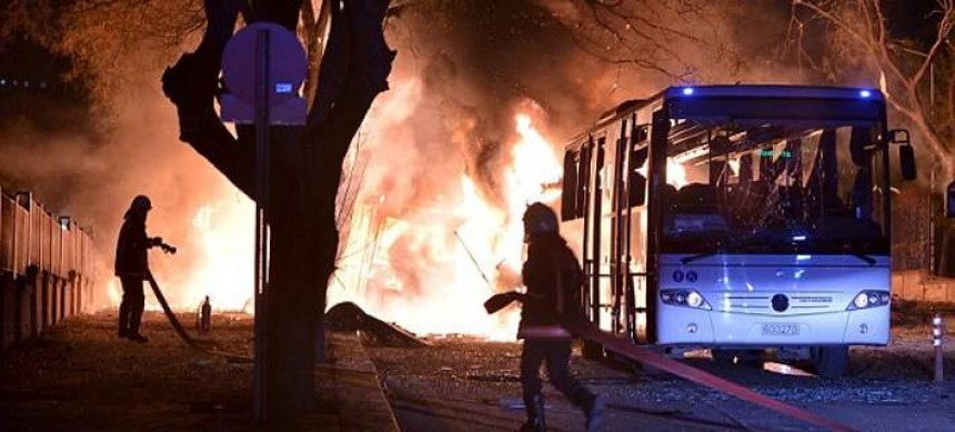 Τρομοκρατική επίθεση στην Αγκυρα με 21 νεκρούς -Ο Νταβούτογλου ακυρώνει την επίσκεψή του στις Βρυξέλλες [εικόνες]