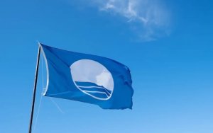 Γαλάζιες σημαίες: Αυτές είναι οι 13 παραλίες της Κεφαλονιάς που βραβεύθηκαν φέτος - Εκτός λίστας 2 παραλίες