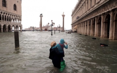 Επτά νεκροί στην Ιταλία από την κακοκαιρία - Κάτω από το νερό το 75% της Βενετίας (εικόνες)
