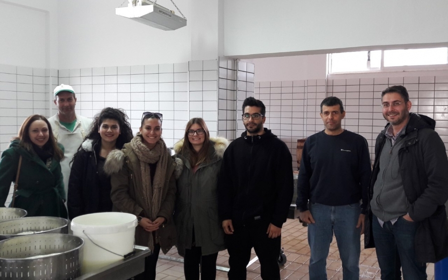 Οι φοιτητές του Τμήματος Τεχνολογίας Τροφίμων επισκέφθηκαν το Τυροκομείο «Γαλιατσάτου»