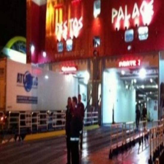 Ηράκλειο: Πανικός στο Festos Palace μέσα στο λιμάνι - Χτύπησε στον προβλήτα!