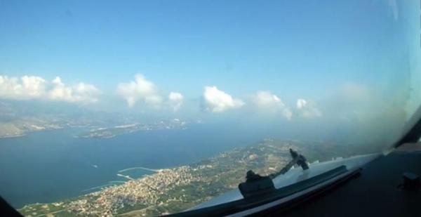 Προσγείωση στην Κεφαλονιά με θέα από το πιλοτήριο (εντυπωσιακό βίντεο)