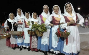 Με επιτυχία πραγματοποιήθηκε η γιορτή τρύγου και μουσταλευριάς στα Τρωιαννάτα (εικόνες)