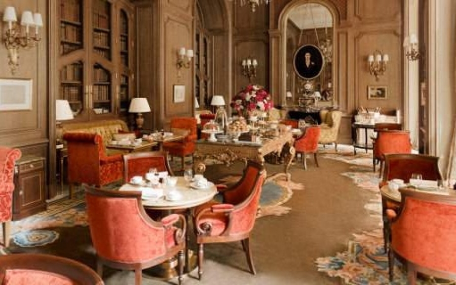 Το Ritz στο Παρίσι πουλάει σε δημοπρασία 3.500 παλιά έπιπλα [εικόνες]