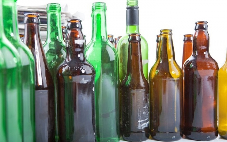 Γιατί τα μπουκάλια της μπύρας είναι πράσινα ή καφέ και ποτέ διάφανα;