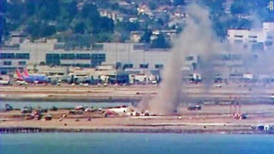 Συντριβή αεροσκάφους στο Σαν Φραντσίσκο - Πήρε φωτιά κατά την προσγείωση (upd)