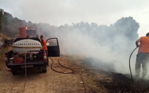 Πρωινή φωτιά στην Σκάλα - Αμεση επέμβαση πυροσβεστών και ΕΟΔ Εκτάκτων Αναγκών Ελειού Πρόννων (εικόνες)