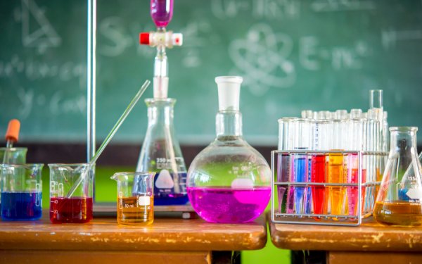 Σημαντική δωρεά στο ΕΠΑΛ Ληξουρίου για τον εξοπλισμό του εργαστηρίου Φυσικών Επιστημών