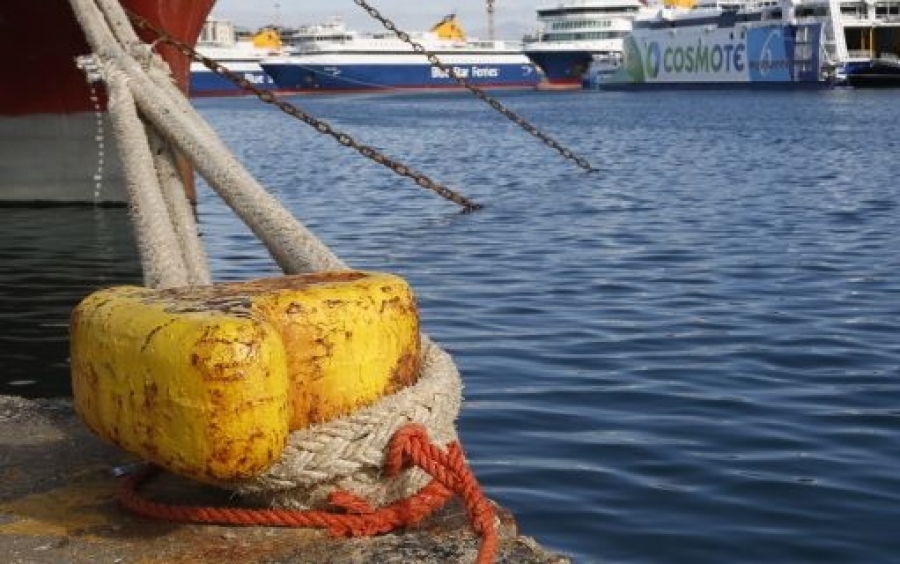 Δεν έφυγε πλοίο από το λιμάνι της Κυλλήνης λόγω απώλειας της άγκυρας