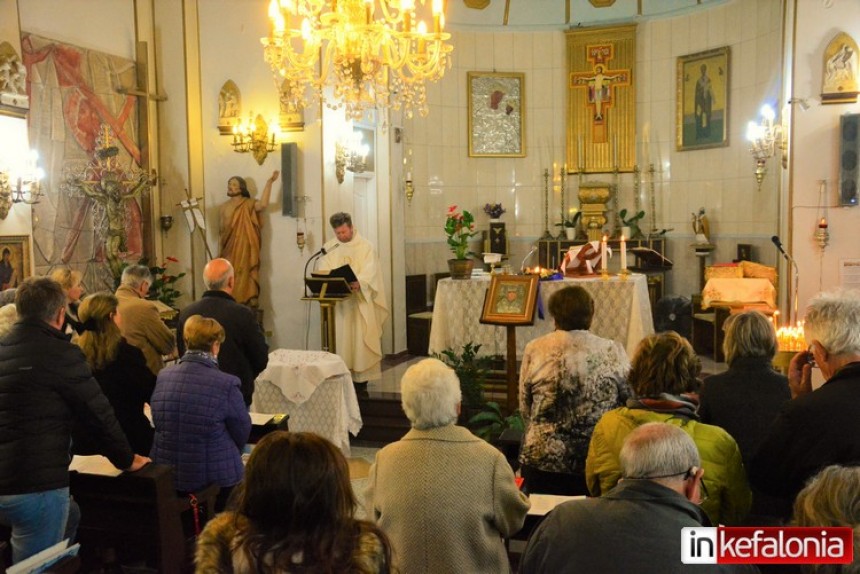 Γιόρτασε σήμερα η Kαθολική εκκλησία του Αγίου Νικολάου στο Αργοστόλι (εικόνες)