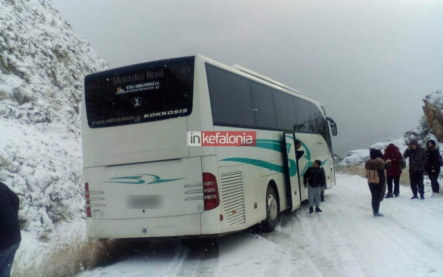 Ακινητοποιήθηκε λεωφορείο του ΚΤΕΛ στο Πυργί (εικόνα)