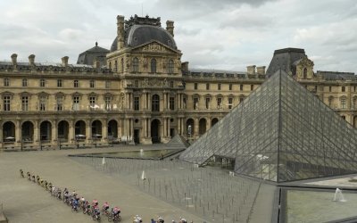 H Louis Vuitton δίνει στο Μουσείο του Λούβρου 16 εκατ. δολάρια