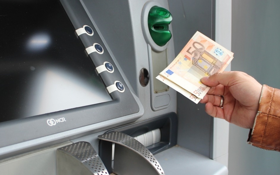 Τραπεζικές αναλήψεις από ΑΤΜ με χρεώσεις – «φωτιά»