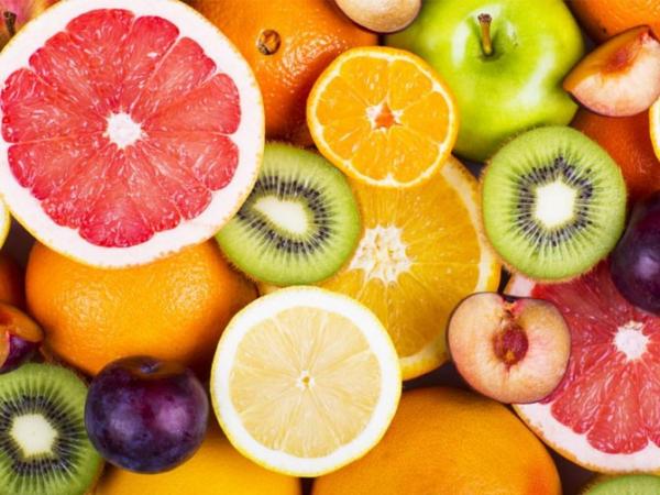 Ποια είναι τα φρούτα που μπορείς να φας με τη φλούδα και γιατί;