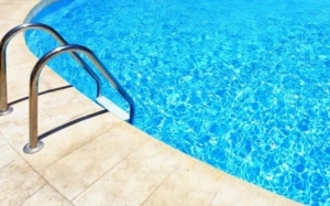 Μια κακή συνήθεια ορισμένων ιδιοκτητών πισίνας στην Κεφαλονιά