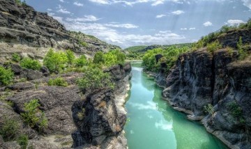 Το πιο ονειρικό ποτάμι της Ελλάδας! Η θέα του και μόνο κόβει την ανάσα (εικόνες)