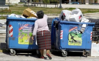 Χαράτσι στα σκουπίδια - Έρχονται πρόστιμα έως 500 ευρώ για όσους δεν ανακυκλώνουν