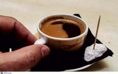 Καφές και τσάι μειώνουν τις πιθανότητες για εγκεφαλικό ή άνοια – Ποια ποσότητα έχει ευεργετικές ιδιότητες