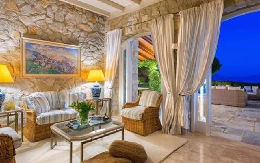 Αυτό είναι το ακριβότερο σπίτι στην Ελλάδα, σύμφωνα με το Sotheby’s -Με 3 ιδιωτικές παραλίες [εικόνες]