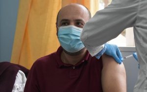 Κορονοϊός - Κεφαλονιά: Ξεκίνησε η χορήγηση της 2ης δόσης του εμβολίου στους υγειονομικούς του νησιού (εικόνα)