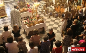 O Εσπερινός της Αγίας Ειρήνης Χρυσοβαλάντου στα Βαλσαμάτα (εικόνες)