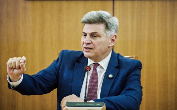 Φαραντούρης για υποκλοπές: «Δικαιώνονται όσοι δυσπιστούν για την ανεξαρτησία της δικαιοσύνης»