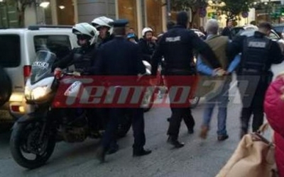Απίστευτο: Οδηγός στην Πάτρα πάρκαρε σε θέση αναπήρων, του πήραν τις πινακίδες και χτύπησε αστυνομικό