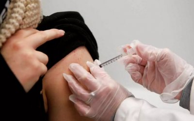 Κορονοϊός: Τι δείχνει η πρώτη άμεση σύγκριση τεσσάρων εμβολίων Covid-19 έξι μήνες μετά τον εμβολιασμό