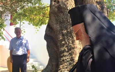 O Αρχιεπίσκοπος Αλβανίας Αναστάσιος στην γενέτειρα των προγόνων του την Άσσο (εικόνες)