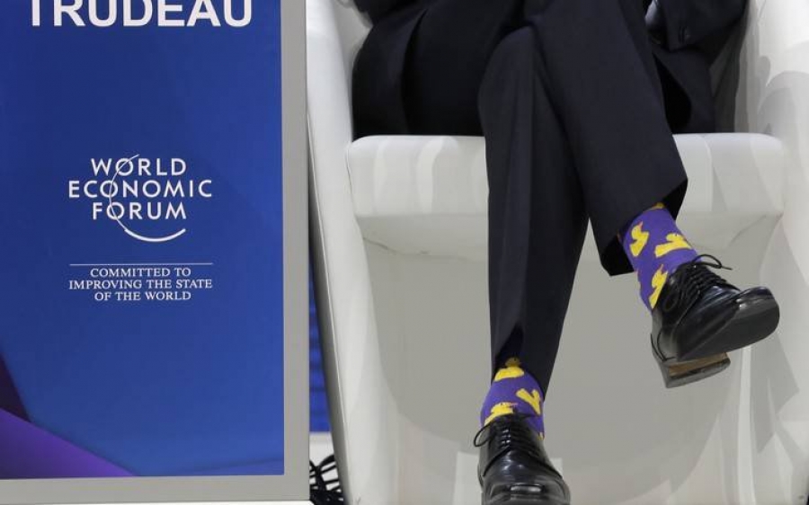 Οι κάλτσες του πρωθυπουργού με τα κίτρινα παπάκια στο Νταβός