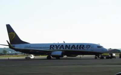 Ryanair: Τέλος οι πτήσεις Αθήνα – Θεσσαλονίκη από τον Απρίλη