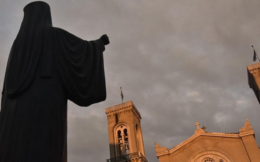 Κορονοϊός: Παρατείνονται τα περιοριστικά μέτρα για τις εκκλησίες