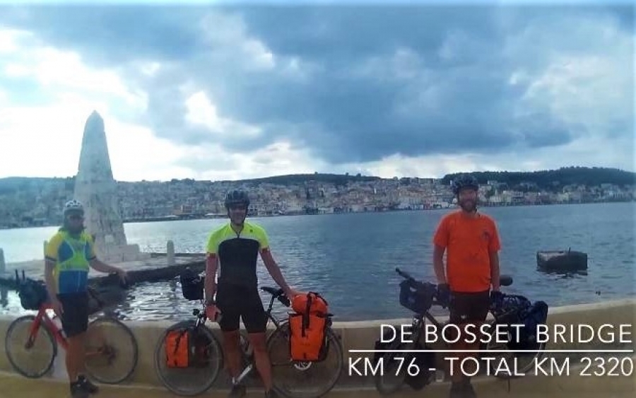 Το υπέροχο ταξίδι των αδελφών Μολφέτα από την Γερμανία στην Κεφαλονιά με...ποδήλατο! (vιdeo)
