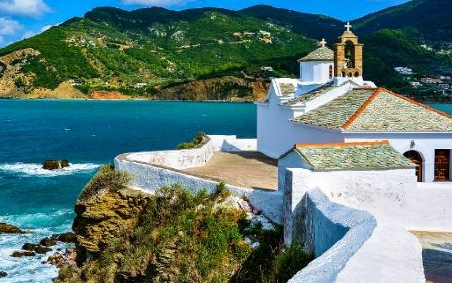 Η Telegraph βρήκε το ελληνικό νησί που έμεινε ανέγγιχτο από τον τουρισμό [εικόνες]