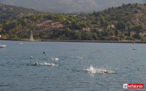 1ος Κολυμβητικός αγώνας Θαλάσσης De Bosset:“Δελφίνια” και στον ΝΟΑ! Μικροί και μεγάλοι κολύμπησαν στα νερά του Αργοστολίου! (εικόνες/video)