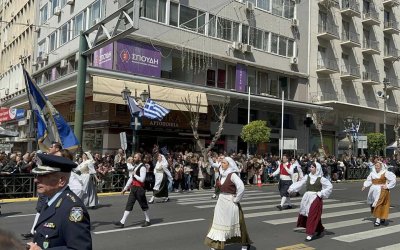 Η Αδελφότητα Κεφαλλήνων και Ιθακησίων Πειραιά στην παρέλαση για την επέτειο της 25ς Μαρτίου στον Πειραιά