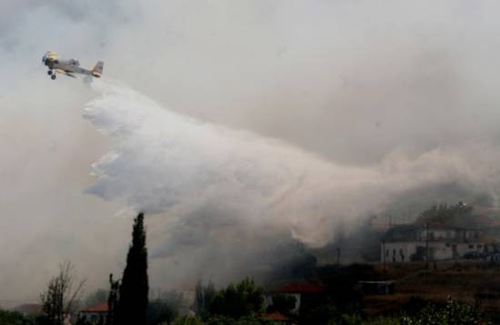 Μεγάλη πυρκαγιά κοντά στην Μεγαλόπολη – Δύο σοβαρά τραυματίες