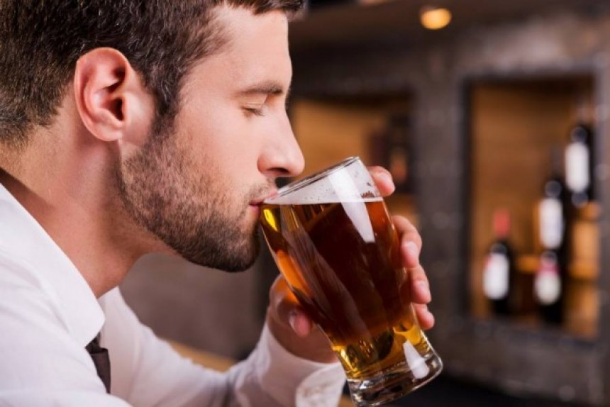 Πόσο χρόνο κάνει για να απομακρυνθεί το αλκοόλ από το σώμα;