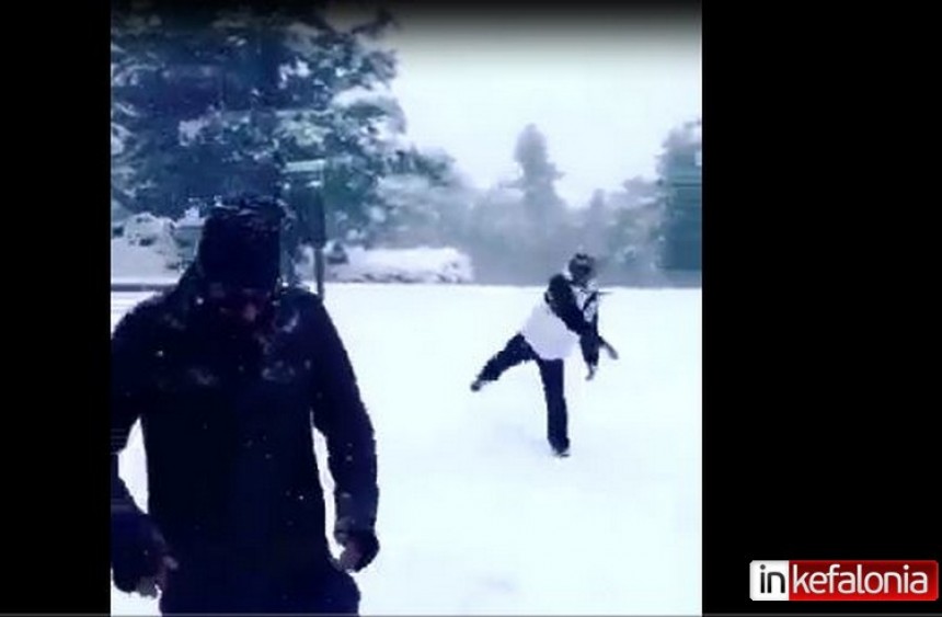 Χιονοπόλεμος στον Αίνο! (video)