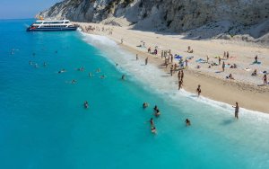 Κοροναϊός: Τρεις ελληνικές παραλίες στις 13 ασφαλέστερες της Ευρώπης