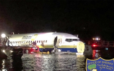 Προσγείωση τρόμου: Boeing με 143 επιβαίνοντες γλίστρησε στον διάδρομο, κατέληξε σε ποτάμι