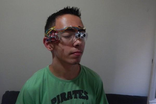 Μαθητής από την Αρτα έφτιαξε ειδικά γυαλιά για τυφλούς (εικόνες)