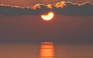 Μαγικό ηλιοβασίλεμα στην Κεφαλονιά (εικόνα)
