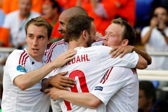Euro 2012: Οι Δανοί «μάδησαν» τις «τουλίπες»