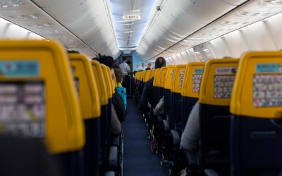 Η Ryanair αλλάζει τα δεδομένα: Τέλος οι χειραποσκευές στην καμπίνα του αεροπλάνου! Δείτε πότε θα ισχύσει και τι θα συμβεί μετά τη νέα απόφαση