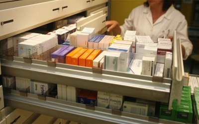 Συνταγογράφηση φαρμάκων: Τέλος οι γιατροί – Θα γίνονται με SMS