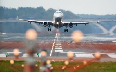 Νέα αεροπορική οδηγία για 7ήμερη καραντίνα όλων των επιβατών εξωτερικού