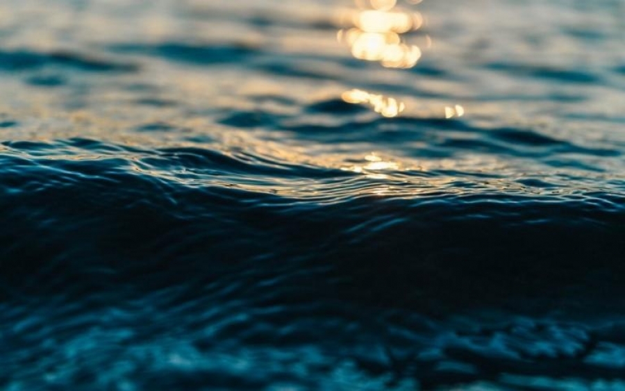 Πώς καταλαβαίνουμε αν μια θάλασσα είναι καθαρή ή μολυσμένη σύμφωνα με εξειδικευμένο χημικό - ωκεανογράφο